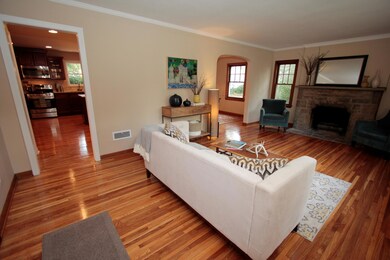 235 E Schreyer Place, Columbus, OH 43214 - photo 2