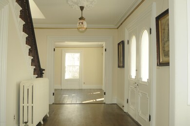 7 Foyer