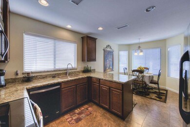 005_Kitchen & Breakfast Nook
