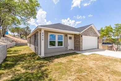 2410 Fox Ct, Granbury, TX 76048 - photo 3