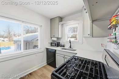 6080 Northrup Dr, Waterford, MI 48329 - photo 6