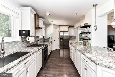 9701 Walthorne Ct, Burke, VA 22015 - photo 7