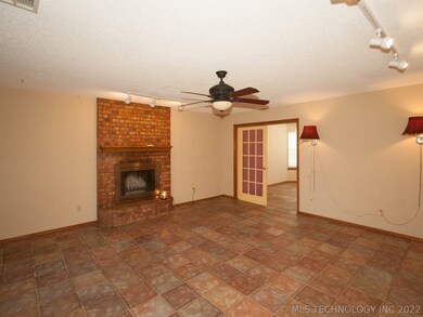 2617 S Maple Ave, Broken Arrow, OK 74012 - photo 3