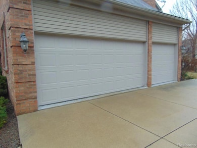 3904 Kaeleaf Rd, Lake Orion, MI 48360 - photo 4