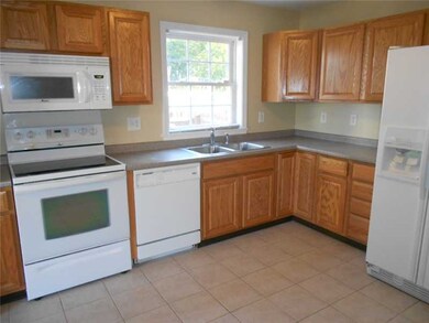 17 Ives St, Blackstone, MA 01504 - photo 2