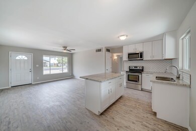 1425 E Neilson Ave-6