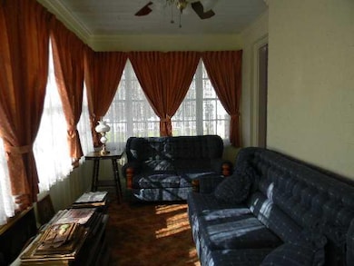 Other Sunroom behind living rppm