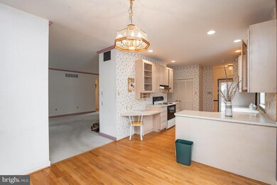 1125 Marthas Ct E, Knoxville, MD 21758 - photo 4