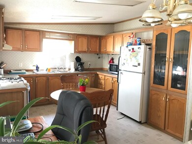 113 Robin Dr, Paulsboro, NJ 08066 - photo 4