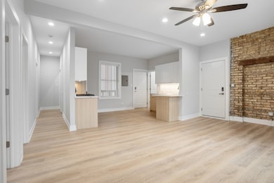 7427 N Clark St unit 3, Chicago, IL 60626 - photo 2