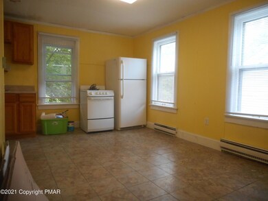 110 Monomonock Rd unit 2, Cresco, PA 18326 - photo 4