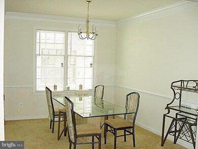 25818 Donegal Dr, Chantilly, VA 20152 - photo 4