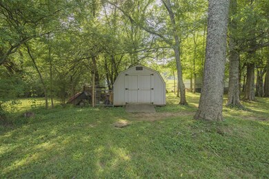 213 Sandusky Rd, Shelbyville, TN 37160 - photo 5