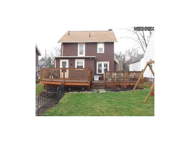 Huge 2 tiered deck, with electric wow!