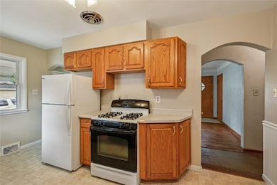 2861 Seely Ave SE, Cedar Rapids, IA 52403 - photo 6