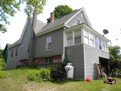 24 Meadow St, Claremont, NH 03743 - photo 3