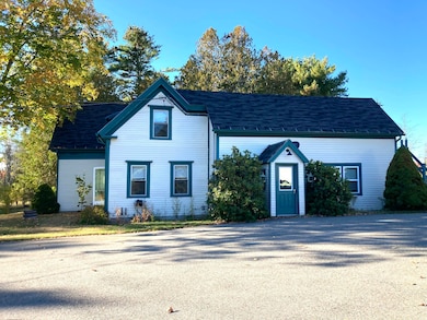 Side entrance from driveway.