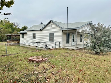 103 Jefferson St, Kerrville, TX 78028 - photo 2