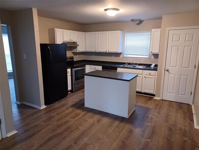 15513 Jost Main St, Florissant, MO 63034 - photo 2