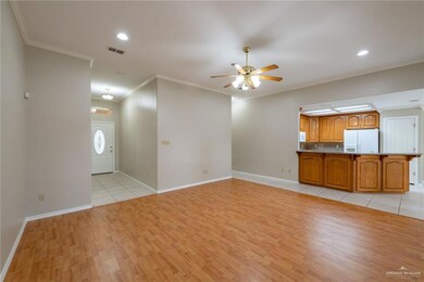 585 Greystone Cir, Alamo, TX 78516 - photo 6