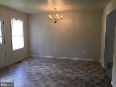 207 Ridgefield Ave, Stephens City, VA 22655 - photo 5