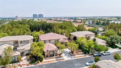 Great location close to Tivoli & Boca Park