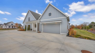 513 Meadow Cir E, Kohler, WI 53044 - photo 2