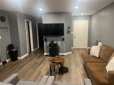 2180 Pinetop Ln unit 104, Las Vegas, NV 89119 - photo 6