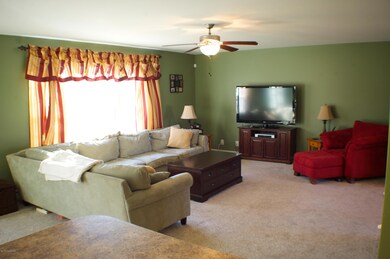 6907 Living Room 2