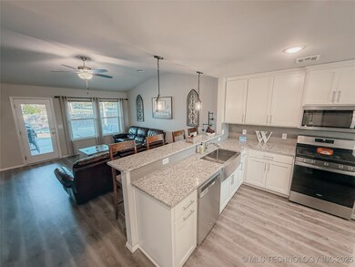 8601 N 76th Place E, Owasso, OK 74055 - photo 6