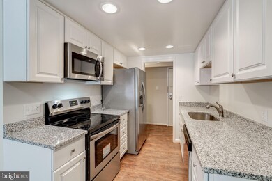 11650 Stoneview Square unit 2B, Reston, VA 20191 - photo 6