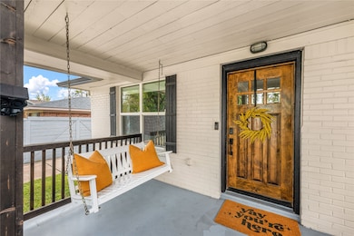 814 Barkley St, Houston, TX 77022 - photo 3