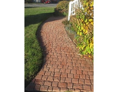 7 Naples Ct, Milford, MA 01757 - photo 2