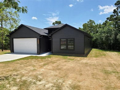 424 E Burrell St, Denison, TX 75021 - photo 2