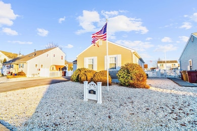 55 Storm Jib Ct, Berkeley Township, NJ 08721 - photo 2