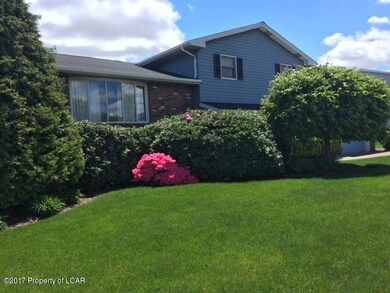 305 E Oriole Dr, Kingston, PA 18704 - photo 6