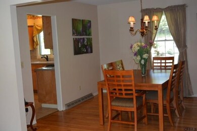 31 Green Meadows Ln, Albany, NY 12211 - photo 4