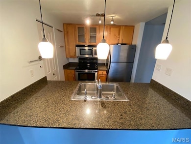 Metropolis West End Apartments unit 606, Saint Louis, MO 63112 - photo 7