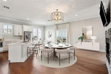 Welcome to your ideal dining retreat, nestled betw