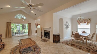 Living/Dining Area