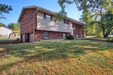 921 Borri Dr, Maryville, IL 62062 - photo 2