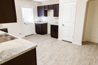 1301 Starling Ln, Ennis, TX 75119 - photo 7