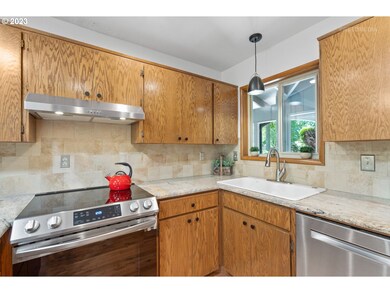 12715 SW Bowmont St, Portland, OR 97225 - photo 7