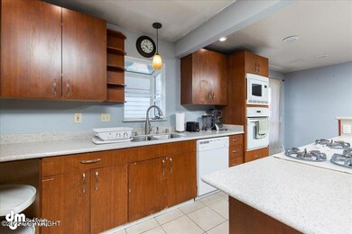 06-Kitchen 20220418-DW-4340