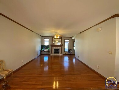 3714 SW Brook Lawn Cir, Topeka, KS 66610 - photo 3