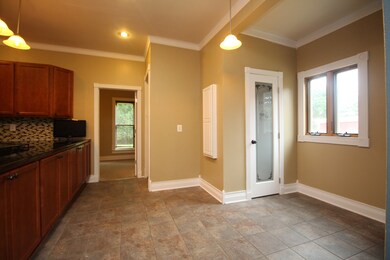 625 N Spring St, Elgin, IL 60120 - photo 4