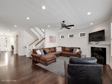 525 W 3rd St, Elmhurst, IL 60126 - photo 5