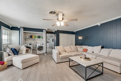 1008 Russell Ln, Bedford, TX 76022 - photo 4