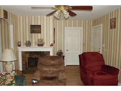 125 Worcester Ave, Riverside, RI 02915 - photo 5