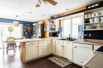 1395 Max Walton Dr, Mansfield, OH 44903 - photo 3